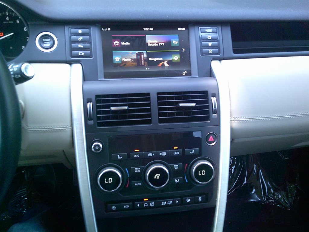 2019 Land Rover Discovery - $17,995