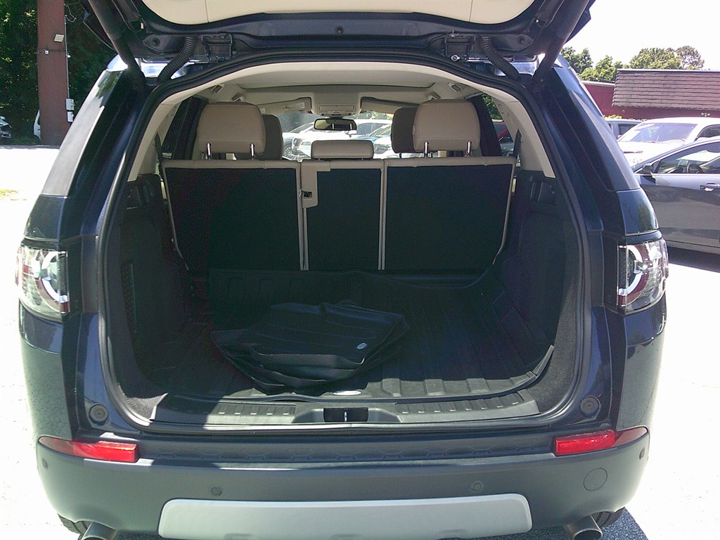 2019 Land Rover Discovery - $17,995