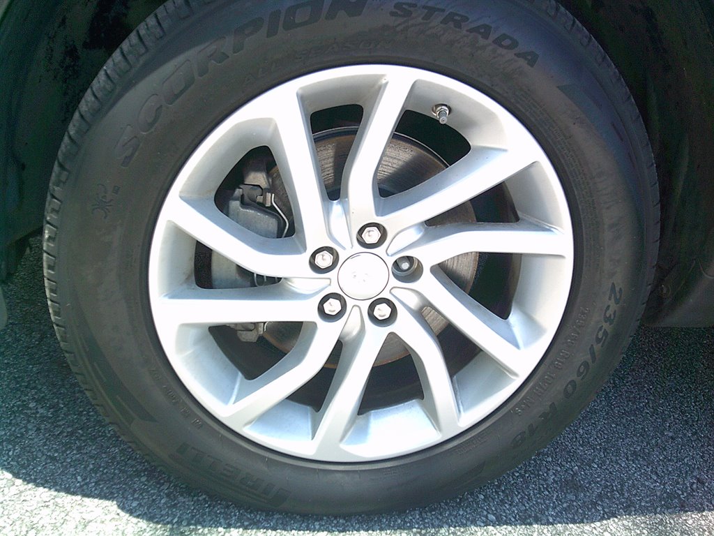 2019 Land Rover Discovery - $17,995