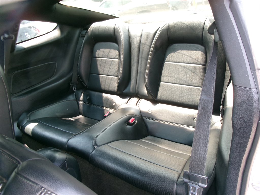 2016 Ford Mustang - $11,995