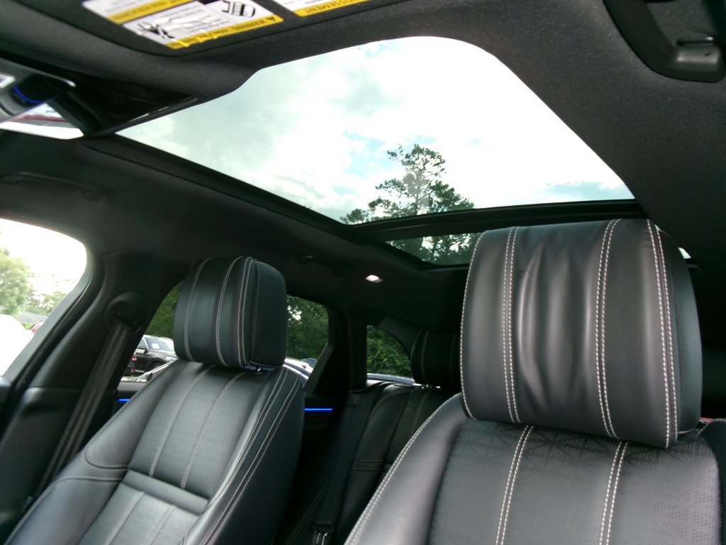 2018 Land Rover Range Rover Velar - $22,995