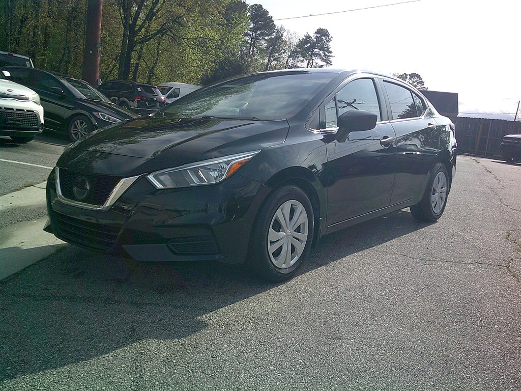 2020 Nissan Versa S photo