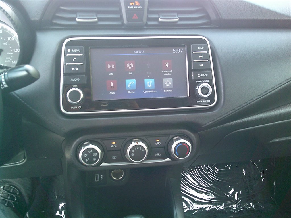 2020 Nissan Versa S photo