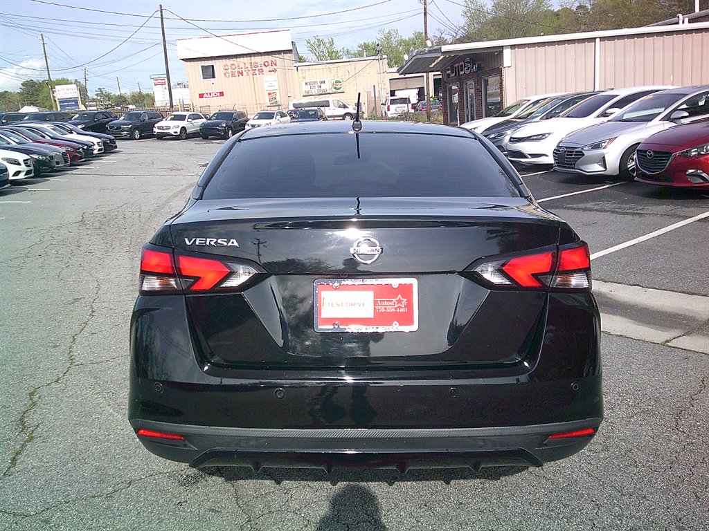 2020 Nissan Versa S photo