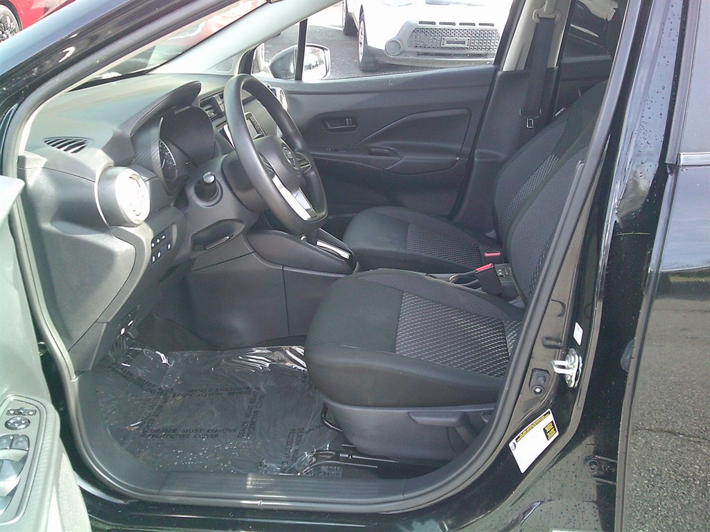 2020 Nissan Versa S photo