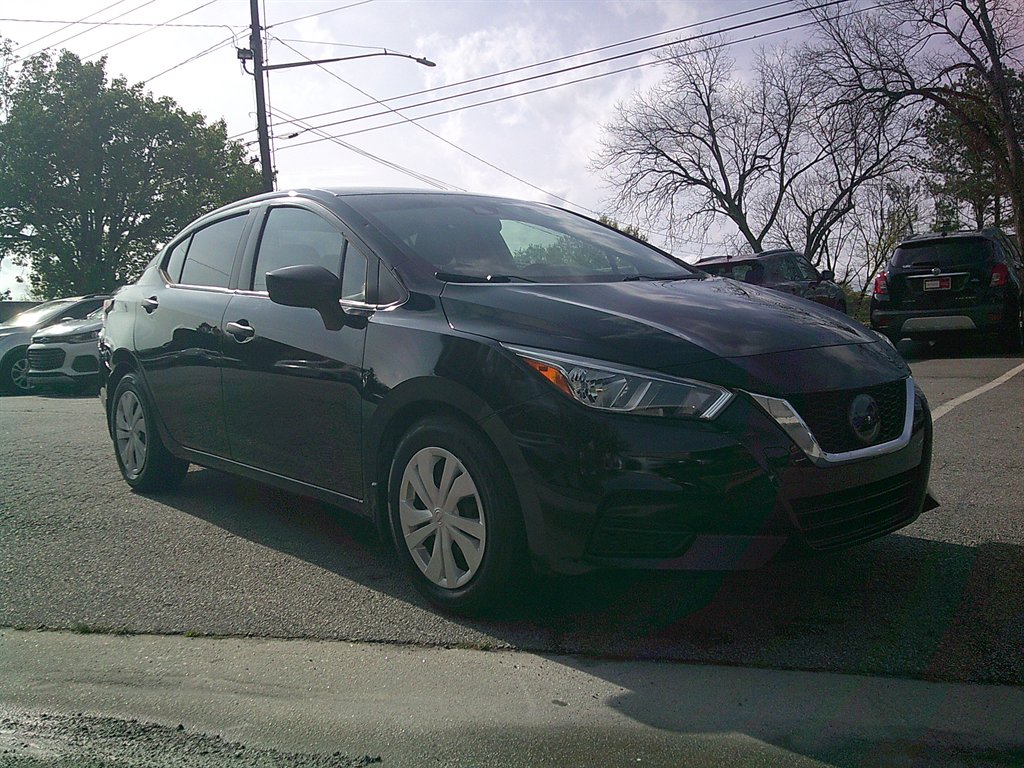2020 Nissan Versa S photo