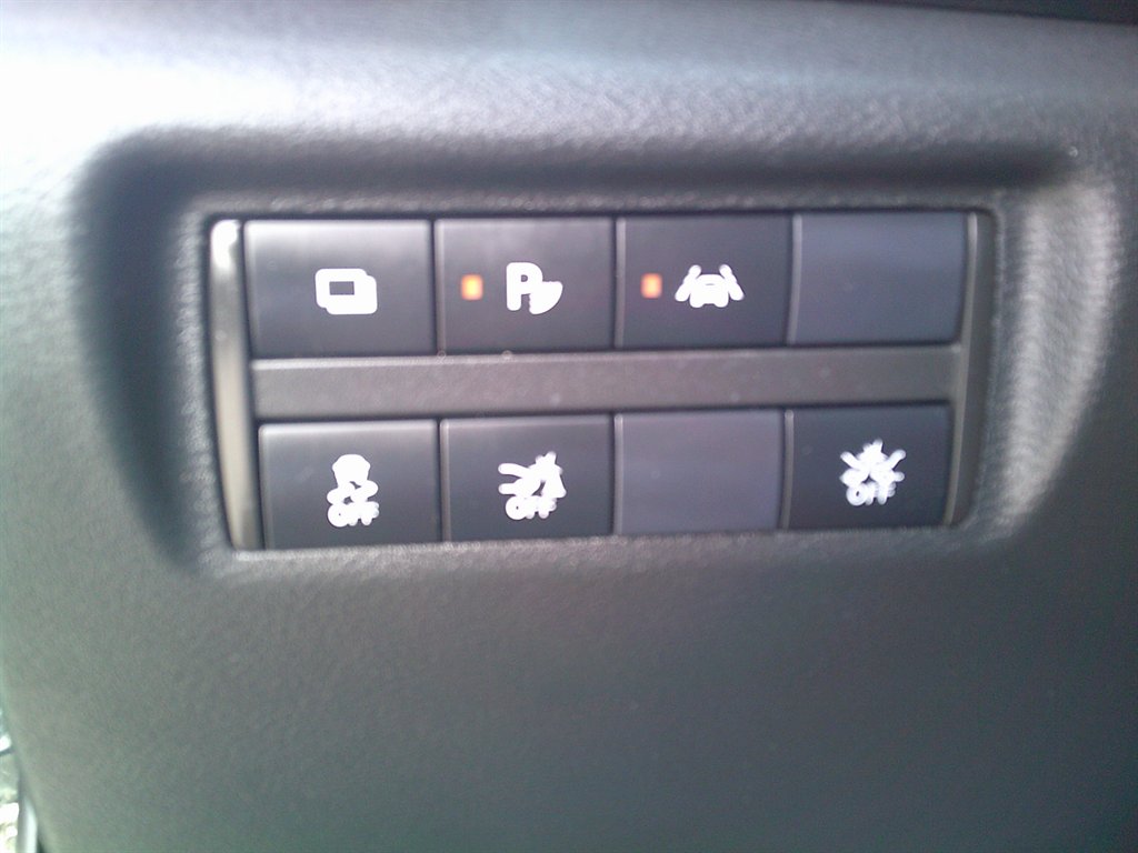 2020 Nissan Versa S photo