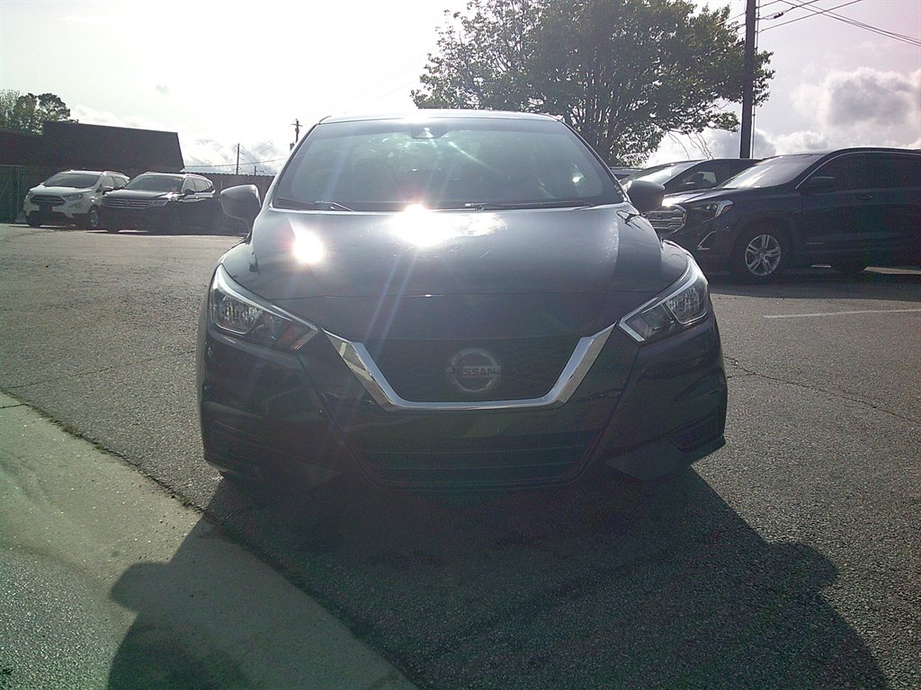 2020 Nissan Versa S photo