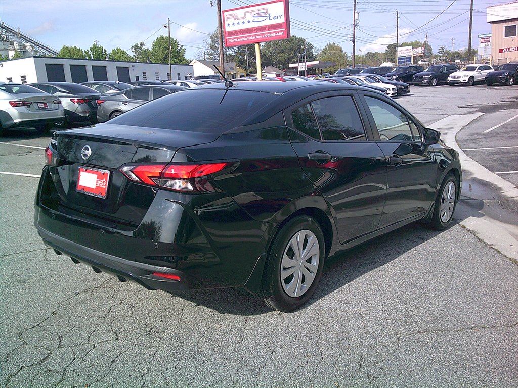 2020 Nissan Versa S photo