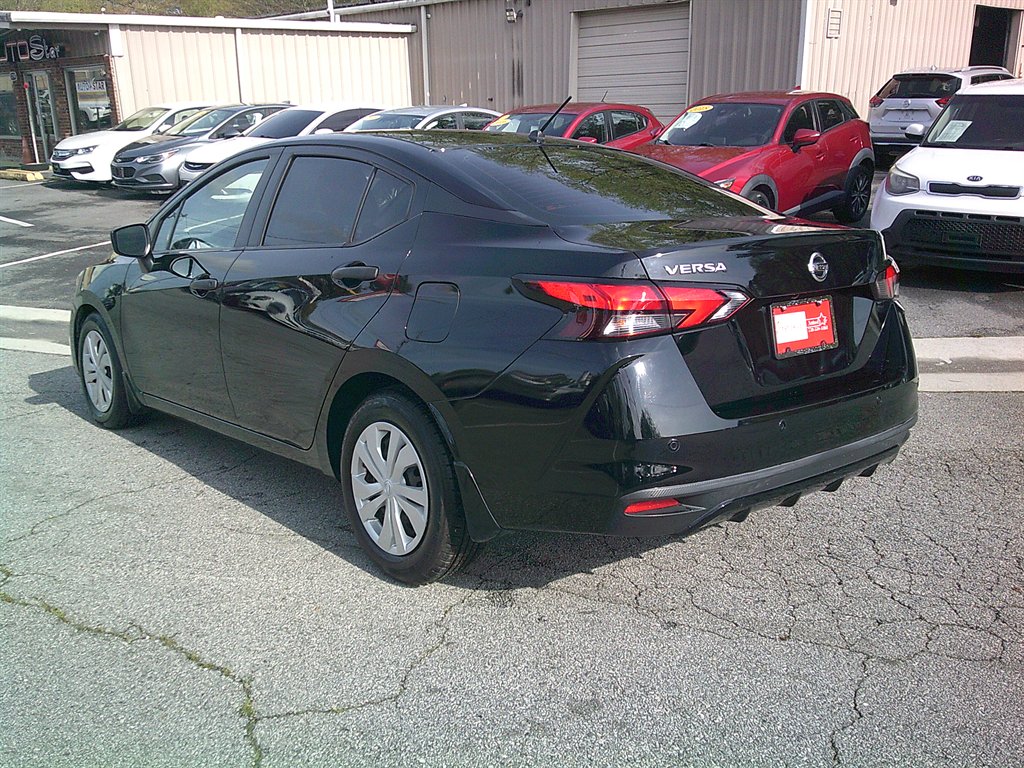 2020 Nissan Versa S photo