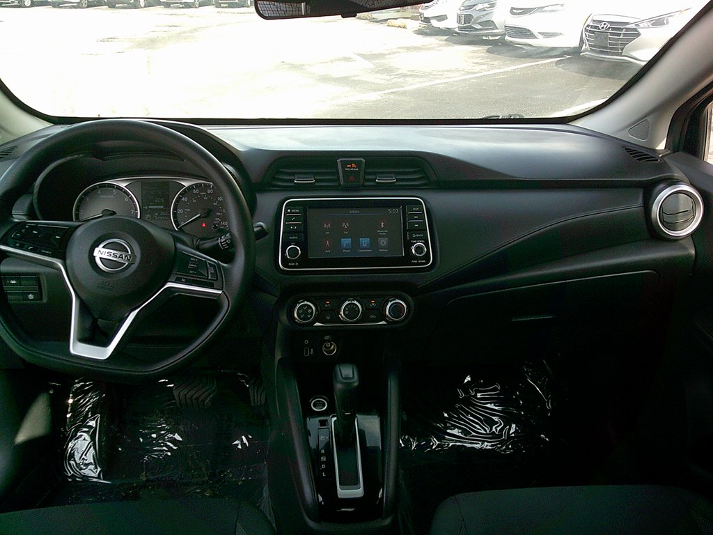 2020 Nissan Versa S photo