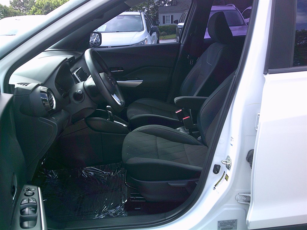 2019 Nissan Kicks S photo