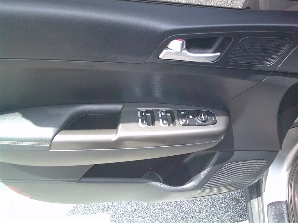2022 Kia Sportage - $17,995
