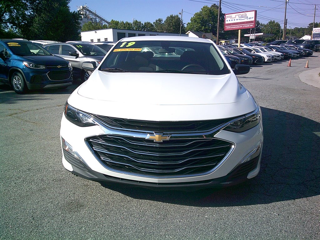 2019 Chevrolet Malibu - $16,995