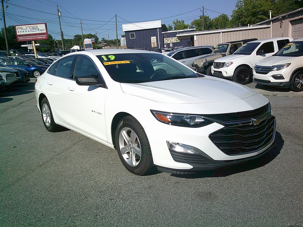 2019 Chevrolet Malibu - $16,995