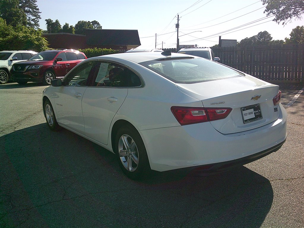 2019 Chevrolet Malibu - $16,995