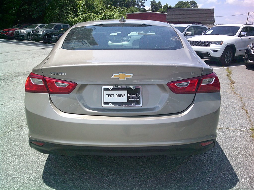 2023 Chevrolet Malibu - $18,995