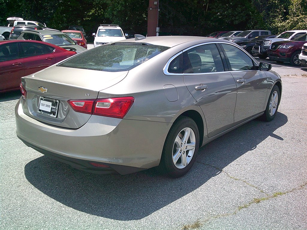 2023 Chevrolet Malibu - $18,995