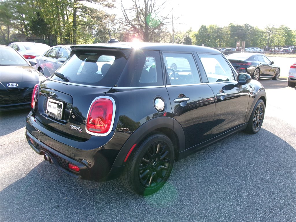 2019 MINI Hardtop - $15,995