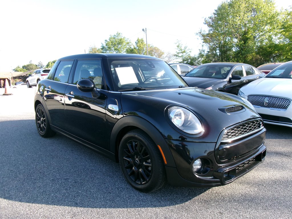 2019 MINI Hardtop - $15,995