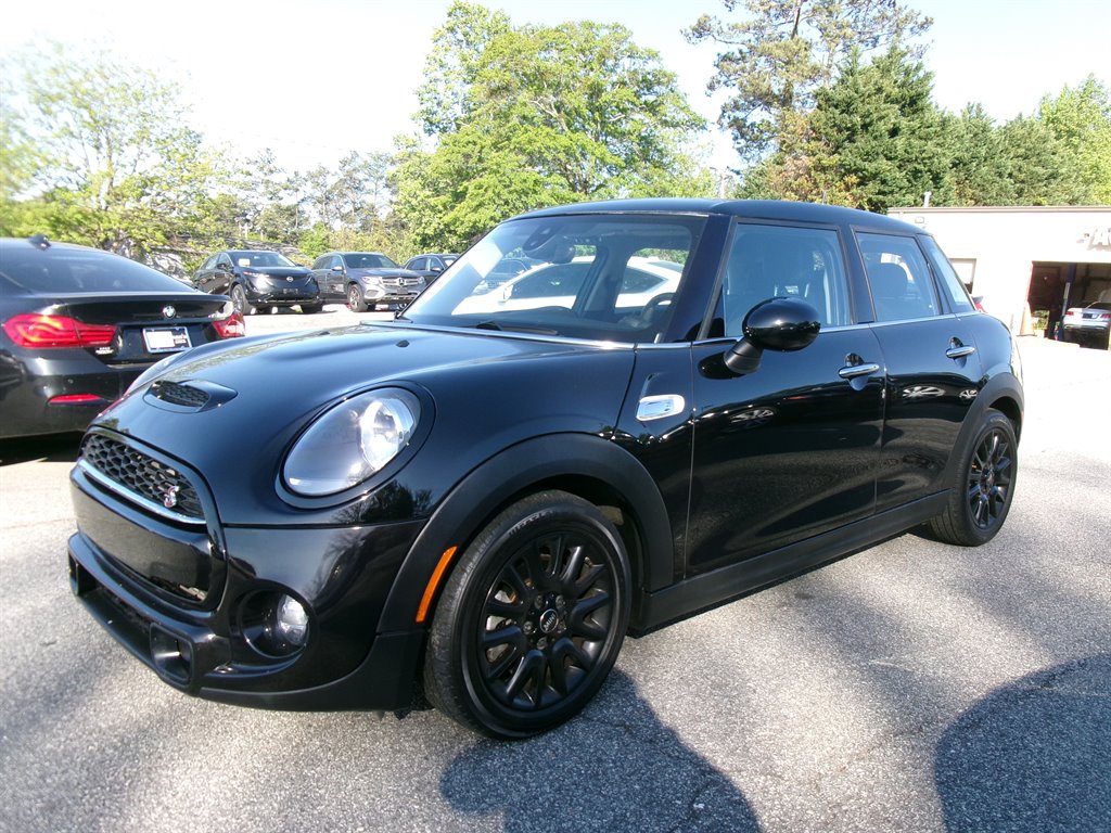 2019 MINI Hardtop - $15,995