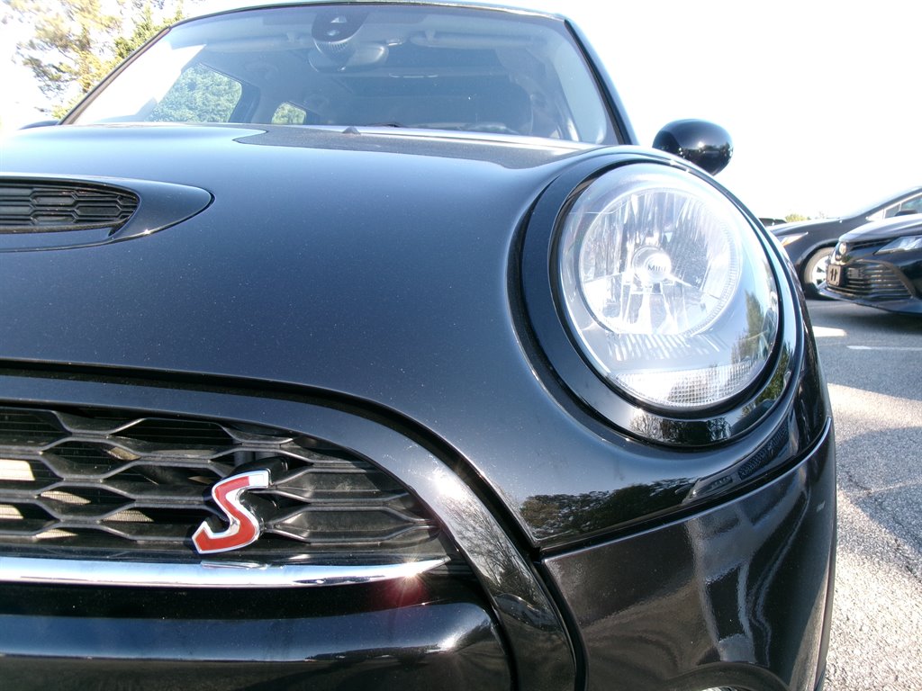 2019 MINI Hardtop - $15,995