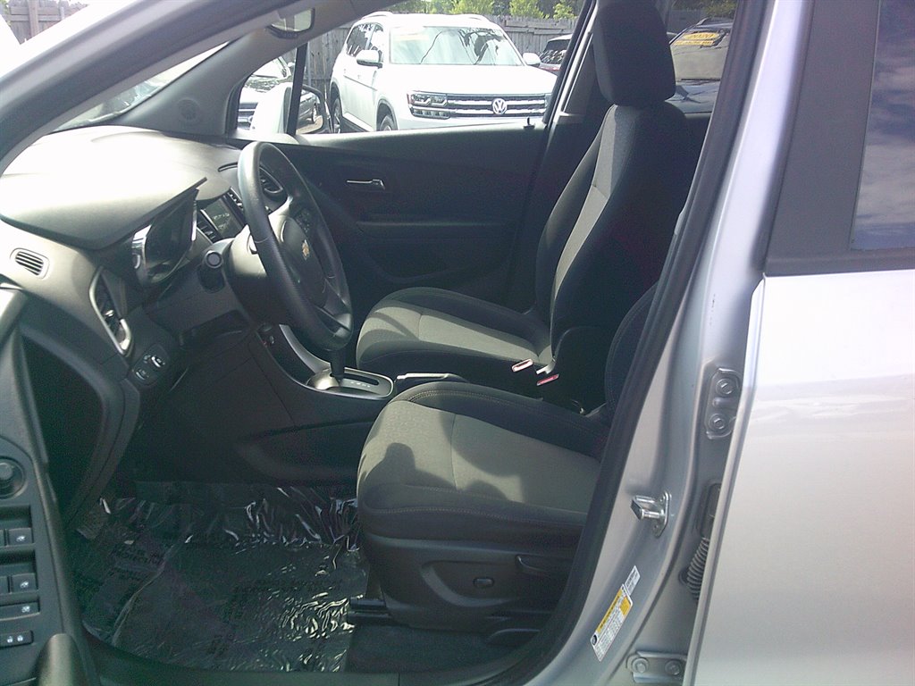 2020 Chevrolet Trax - $15,995