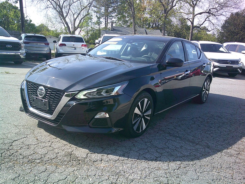 2021 Nissan Altima - $18,995