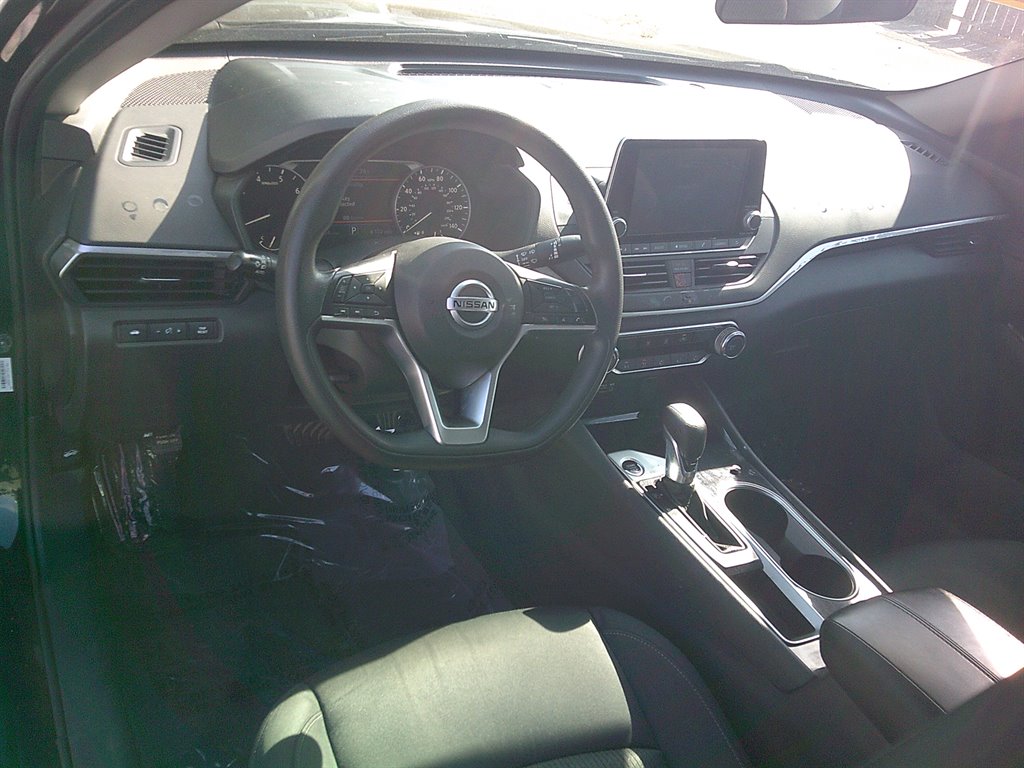 2021 Nissan Altima - $18,995