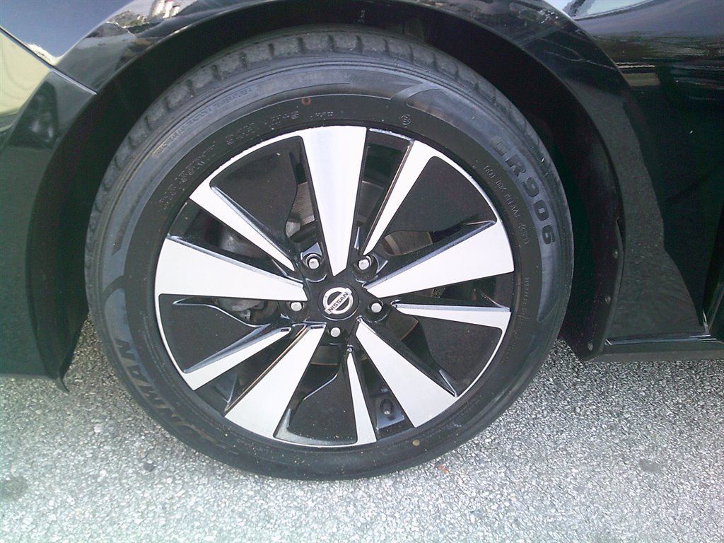 2021 Nissan Altima - $18,995