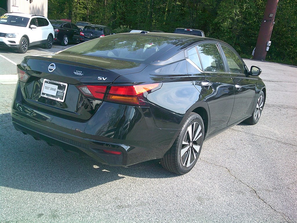 2021 Nissan Altima - $18,995