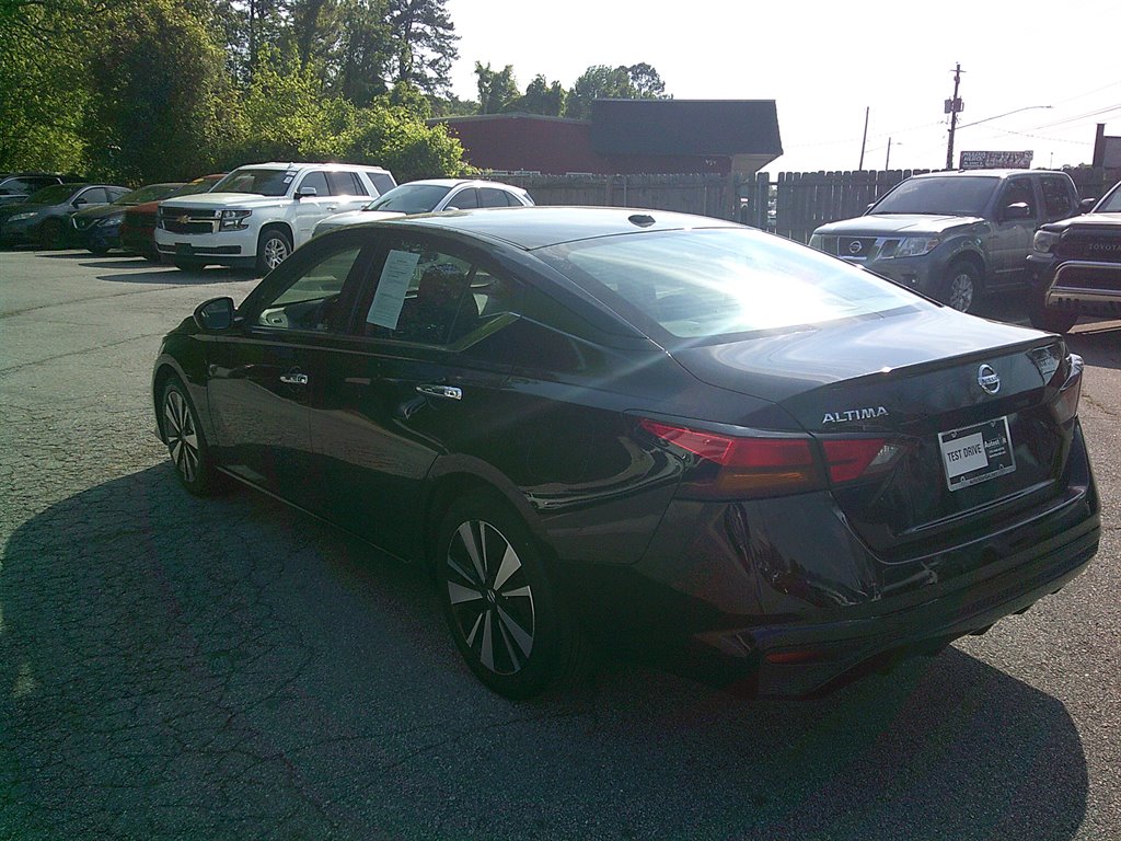 2021 Nissan Altima - $18,995