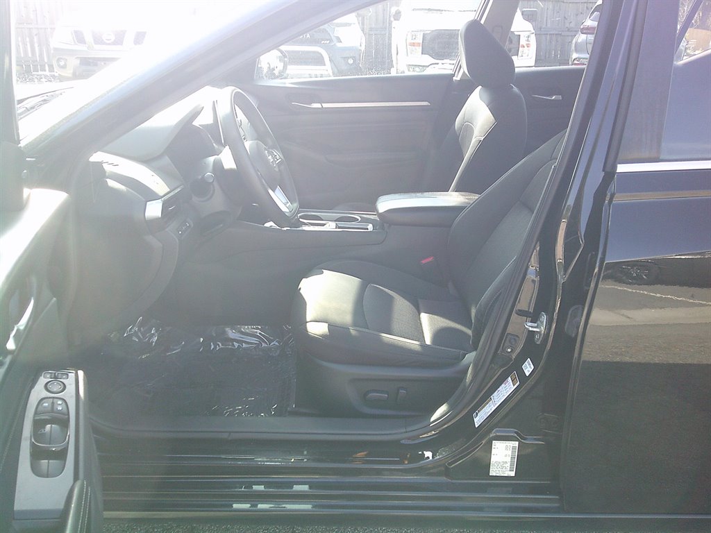 2021 Nissan Altima - $18,995