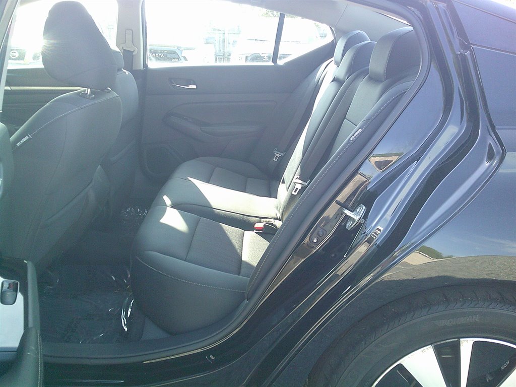 2021 Nissan Altima - $18,995