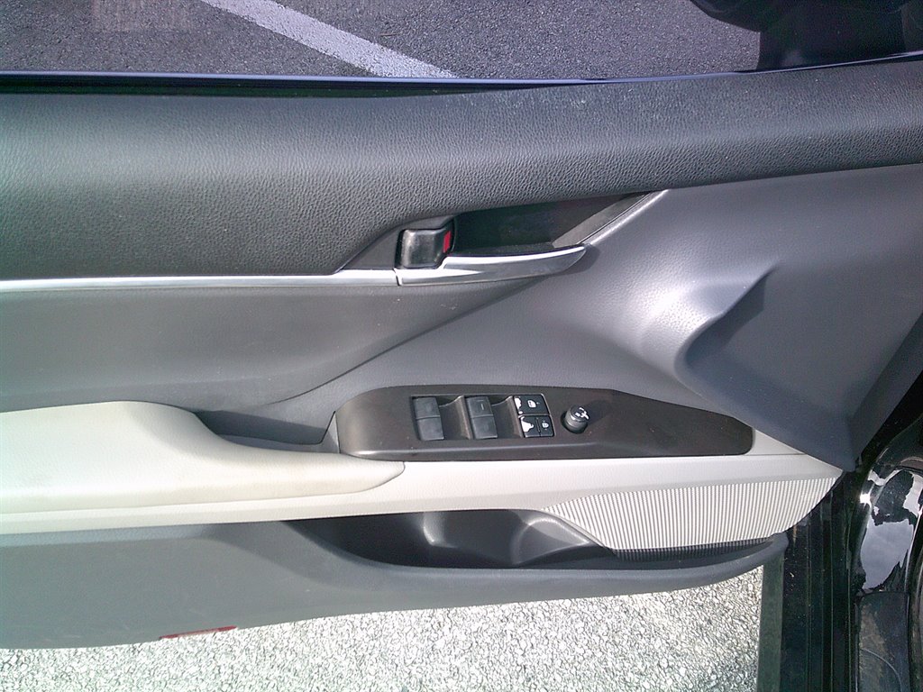2022 Toyota Camry - $19,995