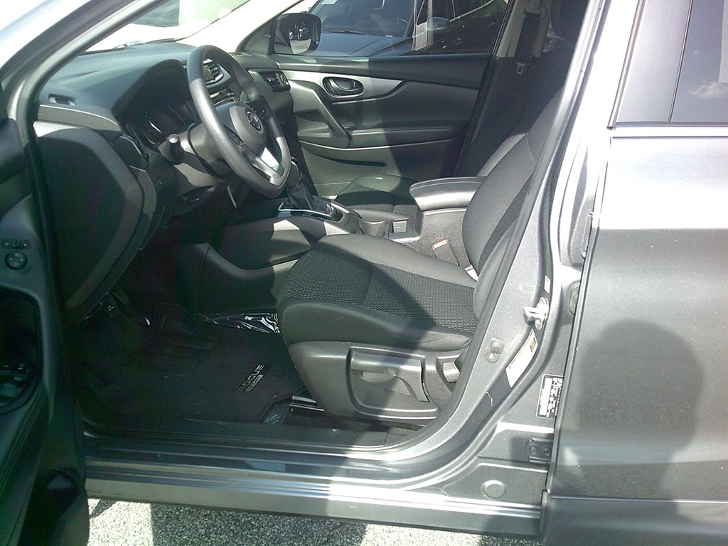 2019 Nissan Rogue - $14,995