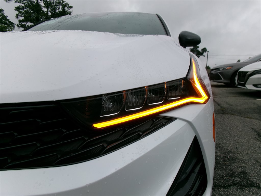 2022 Kia K5 - $22,995