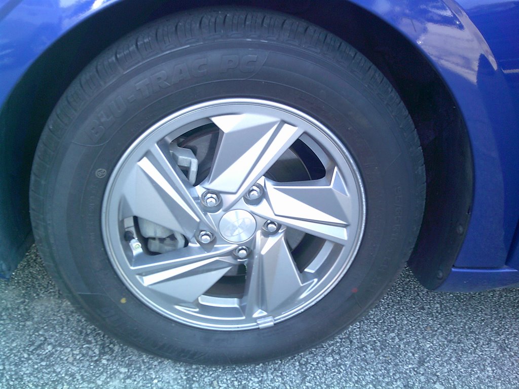 2024 Hyundai Elantra - $17,995