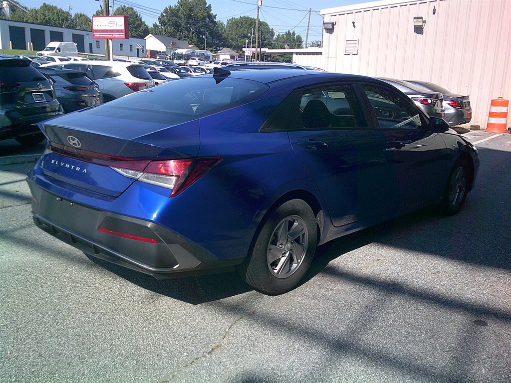 2024 Hyundai Elantra - $17,995