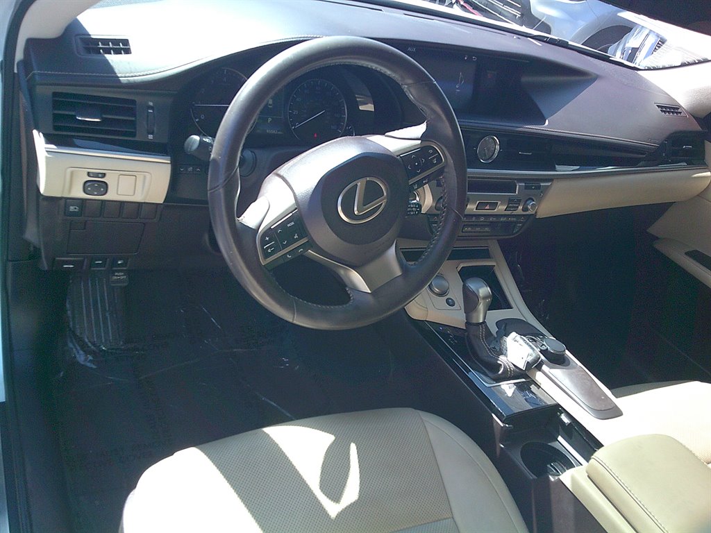 2017 Lexus ES