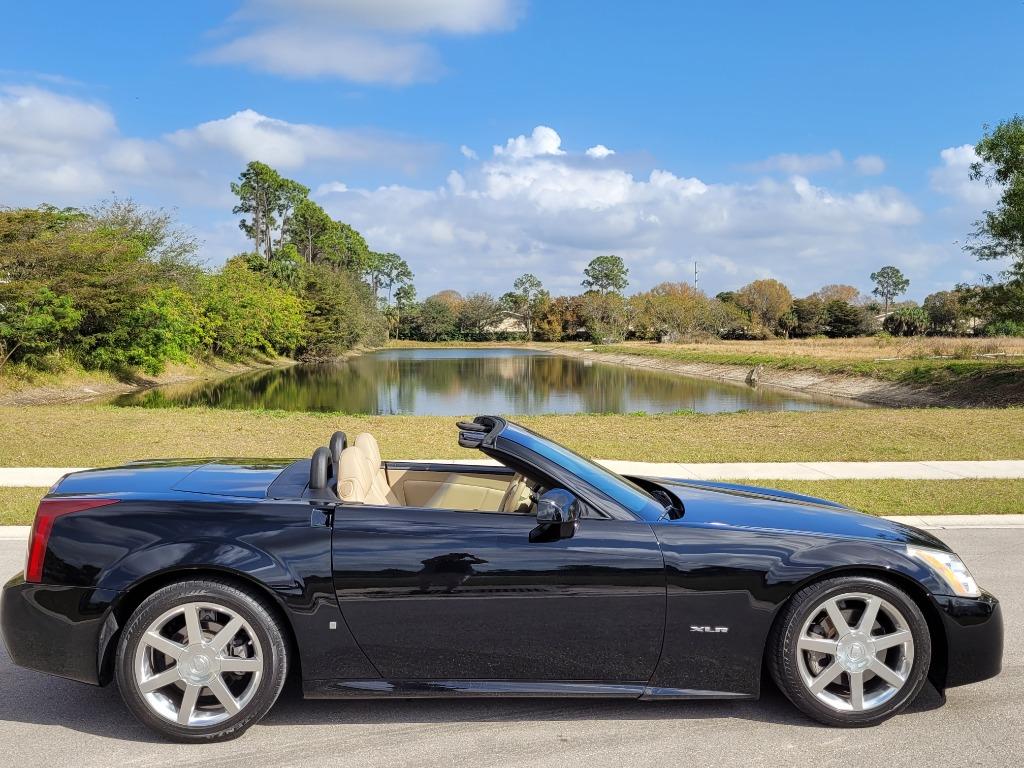 2007 Cadillac XLR - $26,550