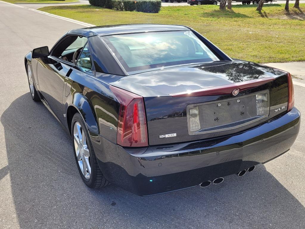 2007 Cadillac XLR - $26,550