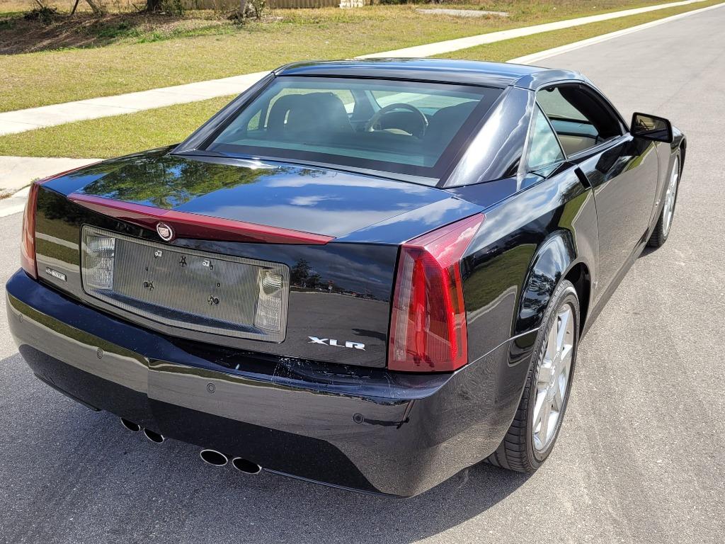 2007 Cadillac XLR - $26,550