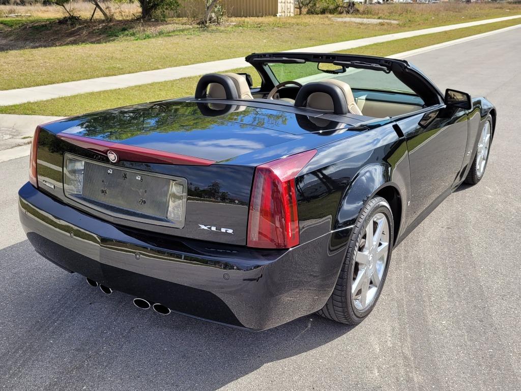 2007 Cadillac XLR - $26,550