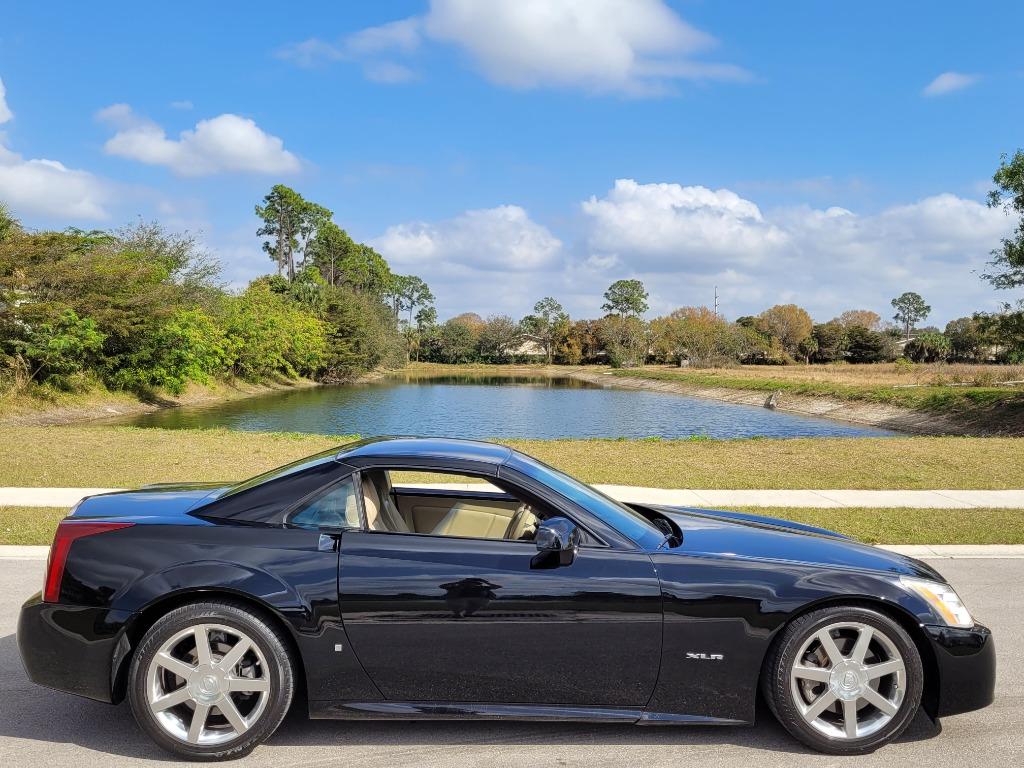 2007 Cadillac XLR - $26,550