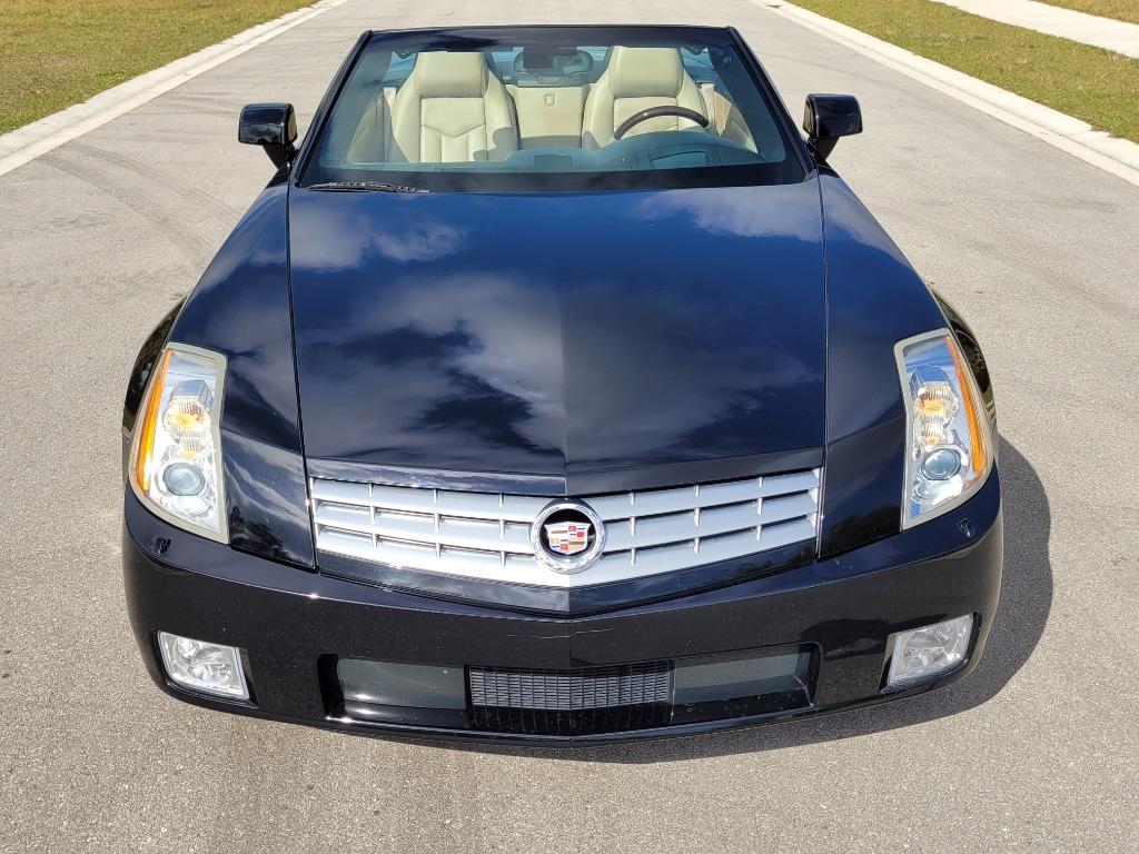 2007 Cadillac XLR - $26,550