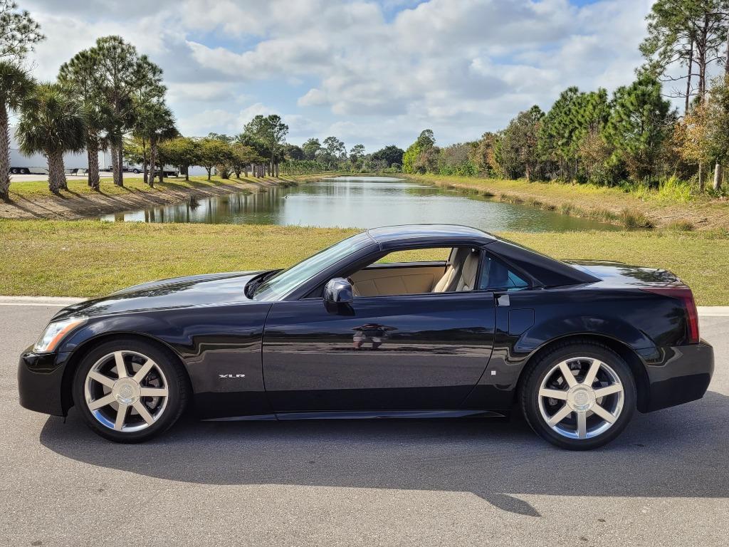 2007 Cadillac XLR - $26,550
