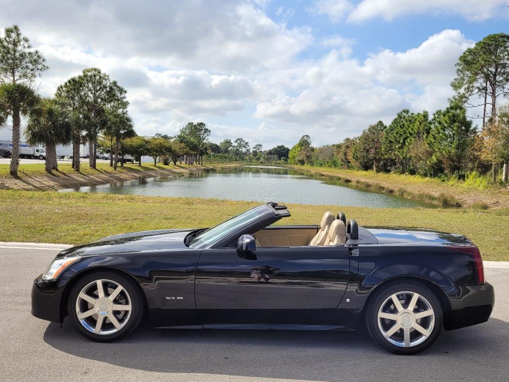 2007 Cadillac XLR - $26,550