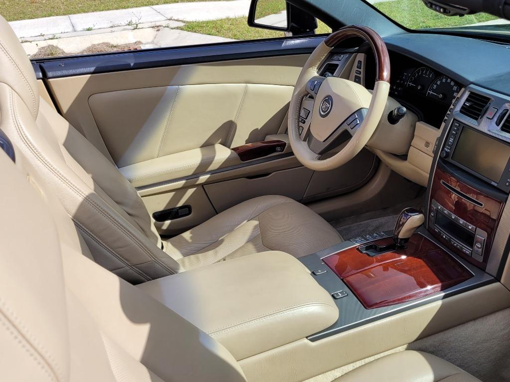 2007 Cadillac XLR - $26,550