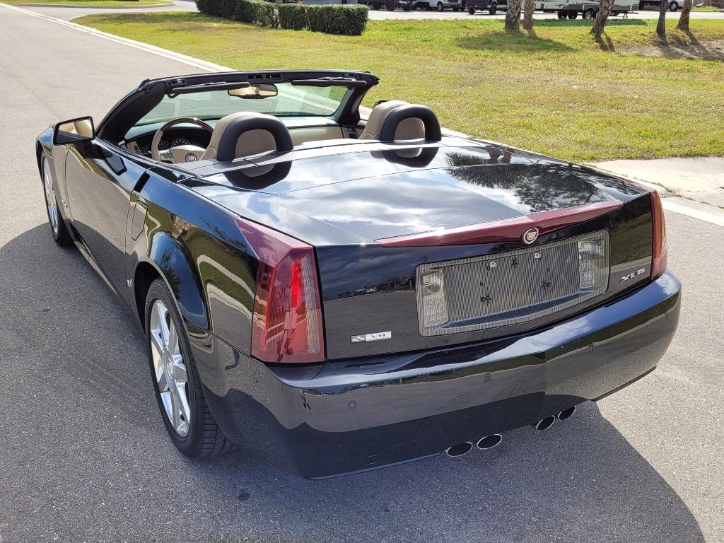 2007 Cadillac XLR - $26,550